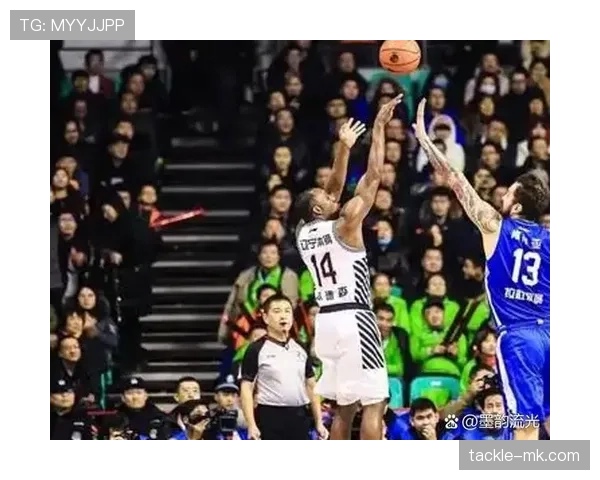 莫兰特率领灰熊队上演精彩扣篮秀,强势夺下扣篮王称号 莫兰特率领灰熊队上演精彩扣篮秀,强势夺下扣篮王称号