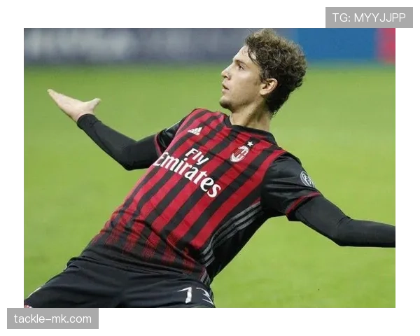 楚阿梅尼加盟皇马后中场表现稳健,成球队重塑计划关键一环 楚阿梅尼加盟皇马后中场表现稳健,成球队重塑计划关键一环