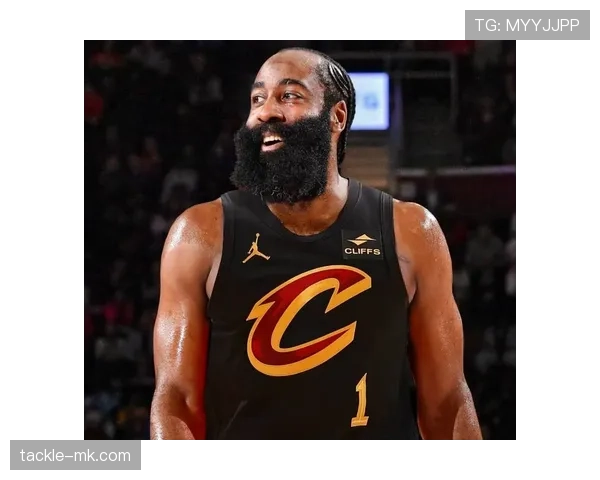 哈登挡拆率提升显著 拉开防守空间助76人得分爆发